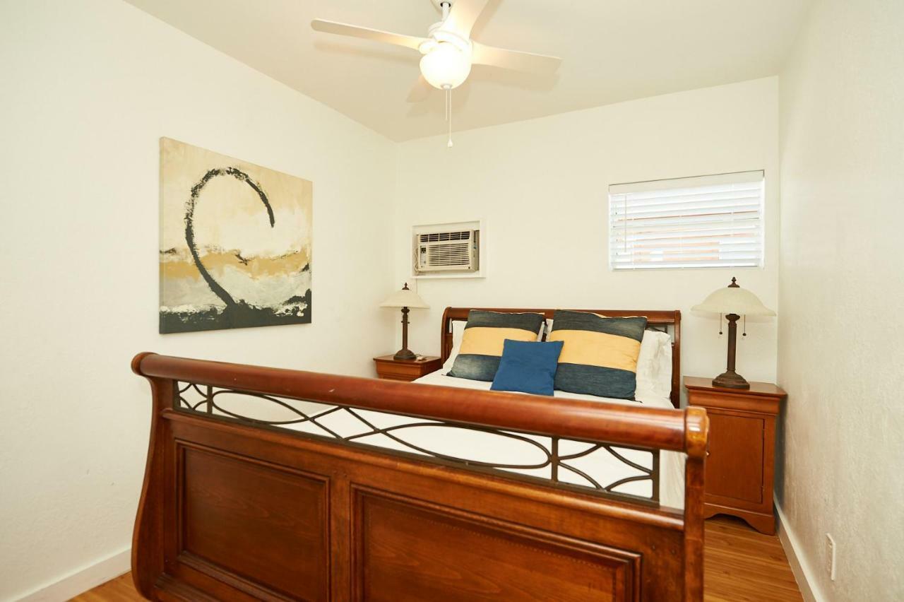 Lambert Family Beach Apartments - Unit 1 포트 로더데일 외부 사진
