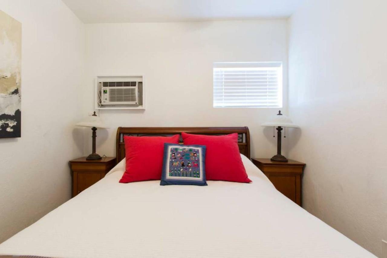 Lambert Family Beach Apartments - Unit 1 포트 로더데일 외부 사진