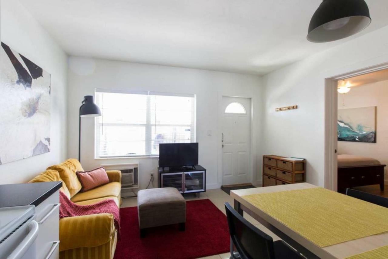 Lambert Family Beach Apartments - Unit 1 포트 로더데일 외부 사진