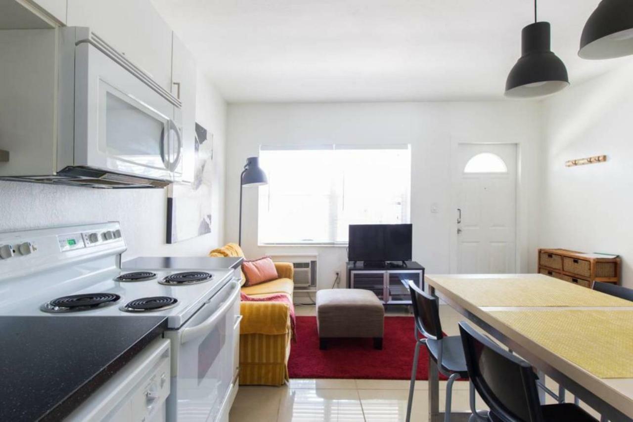 Lambert Family Beach Apartments - Unit 1 포트 로더데일 외부 사진