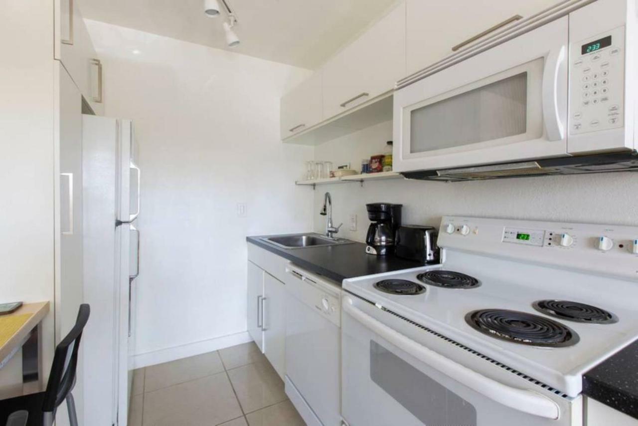 Lambert Family Beach Apartments - Unit 1 포트 로더데일 외부 사진